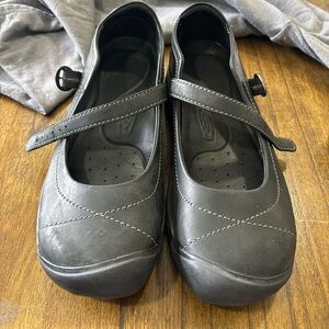 KEEN Mary Jane’s 9.5